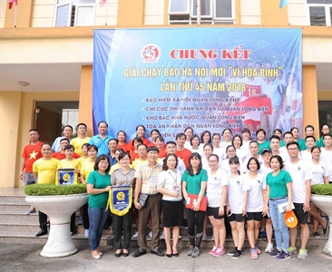 Cán bộ công chức Viện KSND quận Long Biên tham gia Chung kết giải chạy Báo...